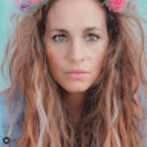 Meet your Posher, Sarah - Picture 1 of 1